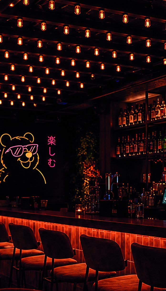 Neon-beer aan de bar van KUMA 129